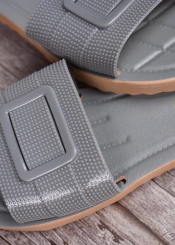 نعال نسائي مبطن مريح