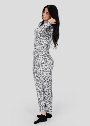 بجامة نسائية بلون ابيض و اسود