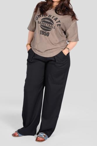 بلوزة نسائية بقصة مريحة