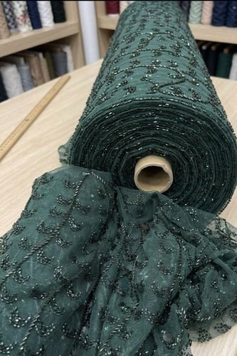 قماش تل مطرز بالكريستال والشك اللامع