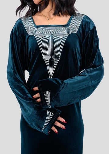 جلابية مخمل نسائي باكمام طويلة