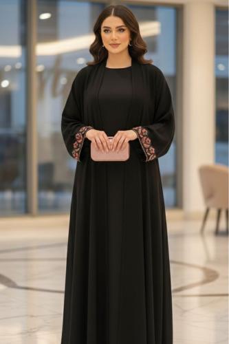 عباية بتطريز على الاكمام