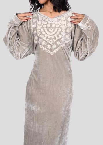 جلابية مخمل نسائي مطرزة