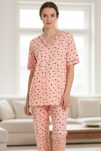 طقم يونيفورم عاملات منزلي وردي بقلوب سوداء