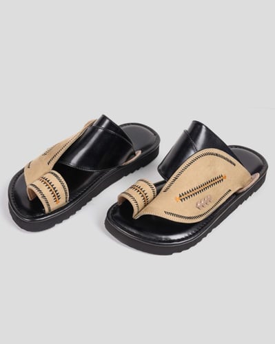 نعال رجالي بيج و اسود