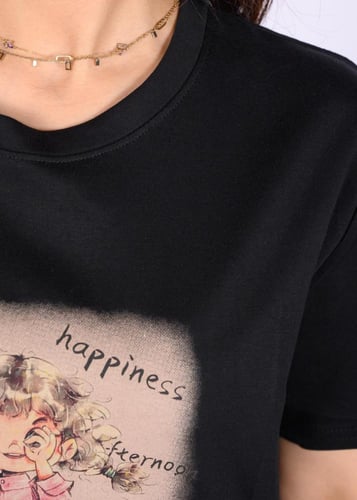 تيشيرت نسائي بخامة مريحة