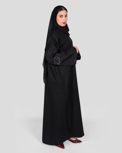عباية سوداء بنقش امامي
