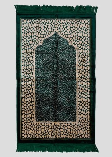 سجادة صلاة مطرزة بنقوش اسلامية