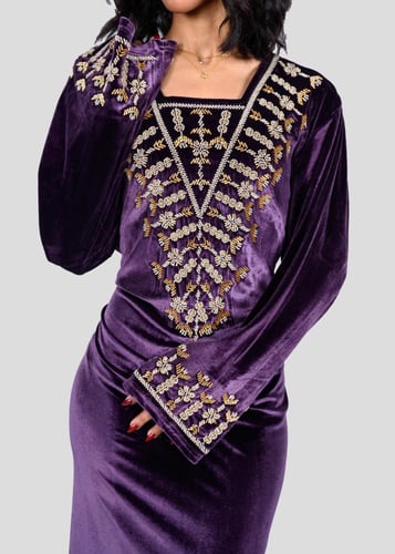 جلابية مخمل نسائية بتطريز امامي