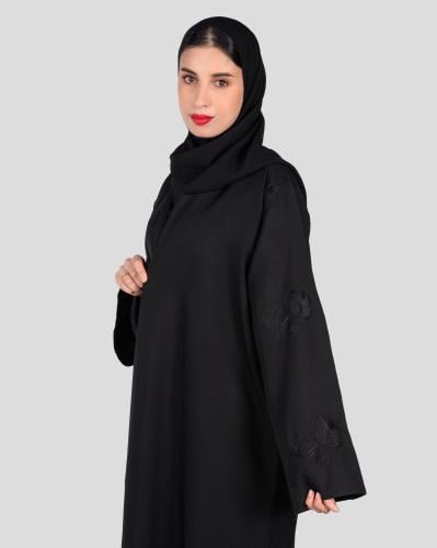 عباية سوداء نسائية