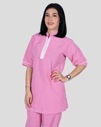 طقم عاملة منزلية بياقة دائرية كاروهات