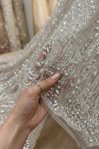 قماش تل مطرز بالكريستال والشك اللامع