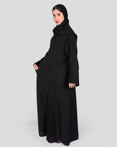 عباية سوداء بنقش جاكار