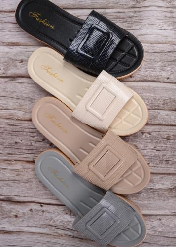 نعال نسائي مبطن مريح