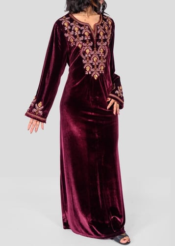 جلابية مخمل نسائي مطرزة