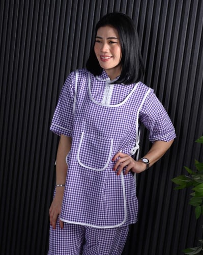 طقم عاملة منزلية مع مريلة مطبخ