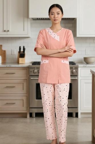 لبس عاملات قطعتين بنقشة منقطة