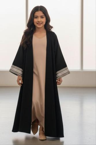 عباية بناتية