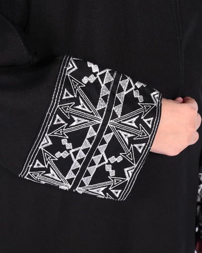 عباية بناتي