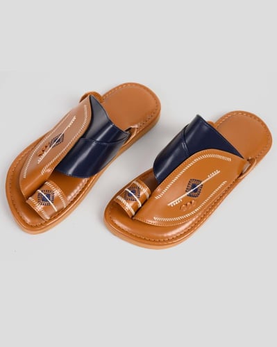 نعال شرقي ولادي بتصميم عصري