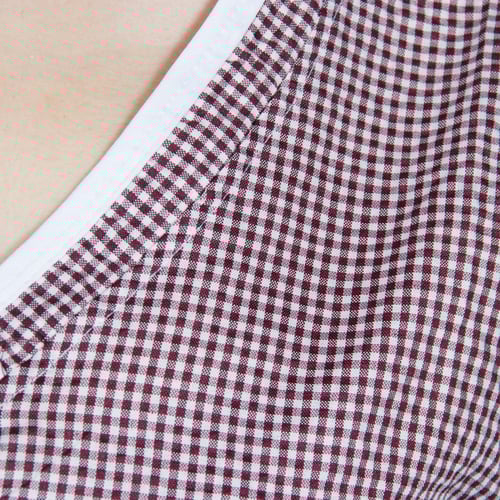 زي عاملة منزلية بألوان متعددة