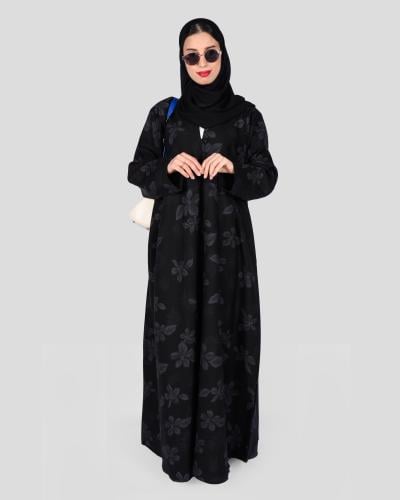 عباية سوداء بتصميم جاكار