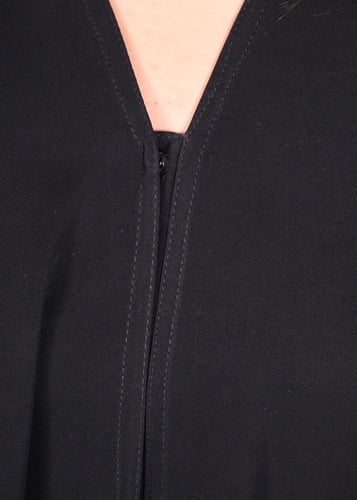 عباية سوداء باكمام مشجرة