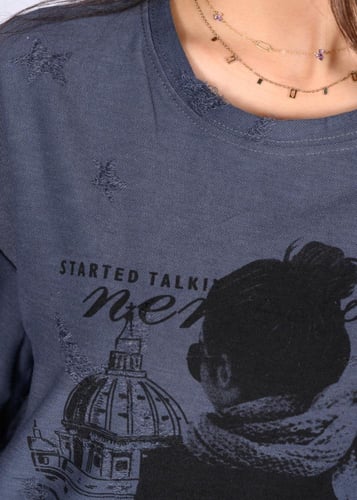 تيشيرت نسائي بطباعة في الامام