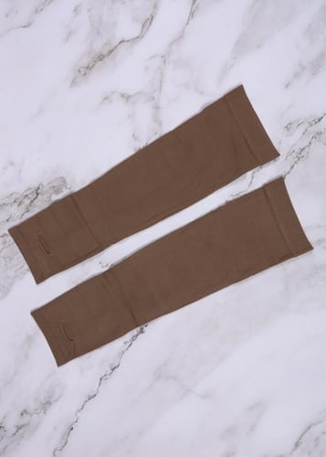 اكمام يد تحت العباية