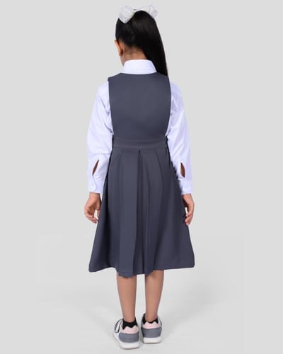 مريول روضة رمادي بحزام مطاطي