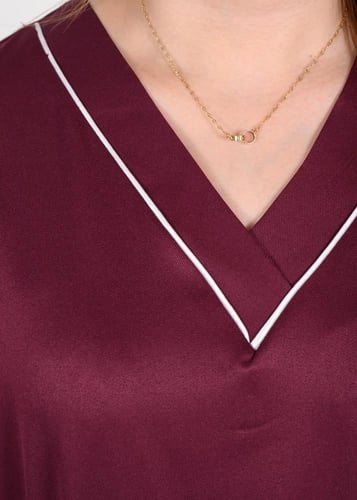 زي عاملات بجيوب امامية