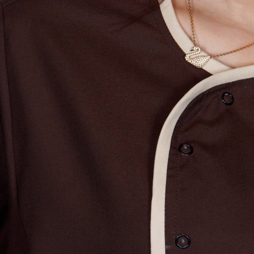 سكراب طبي للجنسين لون بني غامق وبيج