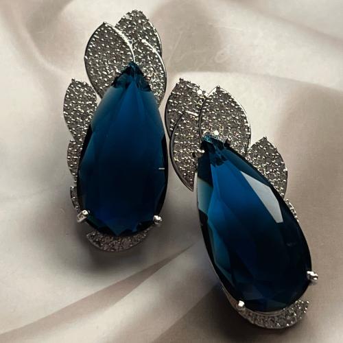 Delicate and elegant earrings, these earrings feat...