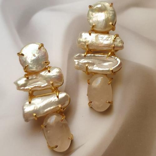 Gold-plated ear ring decorated with natural stones...