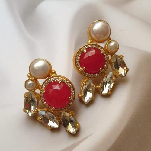 Gold-plated ear ring decorated with natural stones...