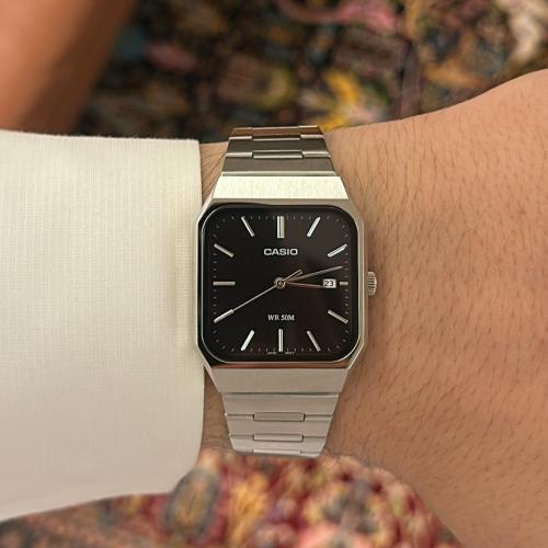 كاسيو مربعة ميناء أسود