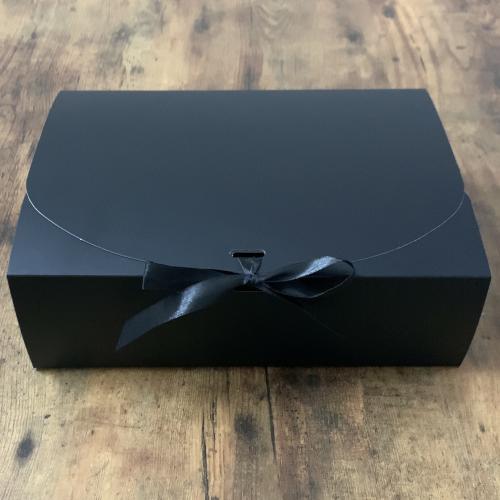 بوكس هدايا اسود بشريطة