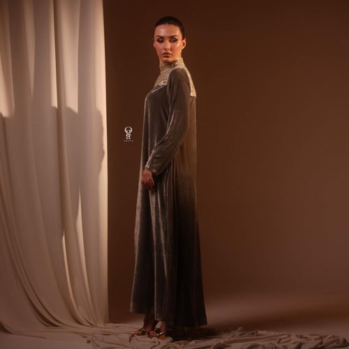 جلابيه مموجه زيتي رمادي