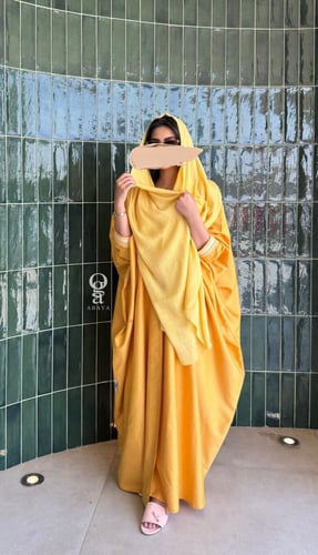 عباية صفراء