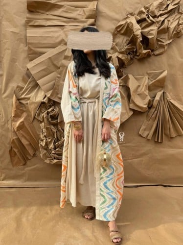 جلابيه قطعتين باللون بيج