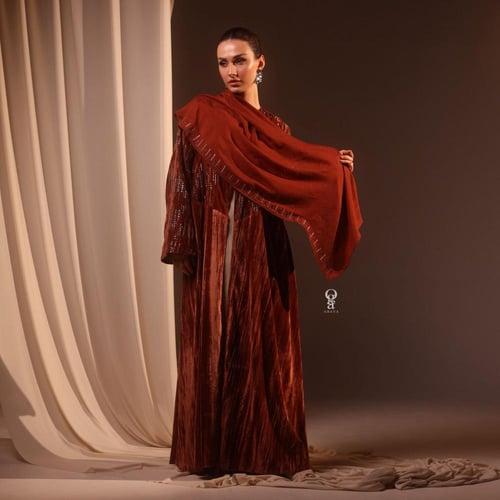 عباية اورنج ب شك وتطريز يدوي