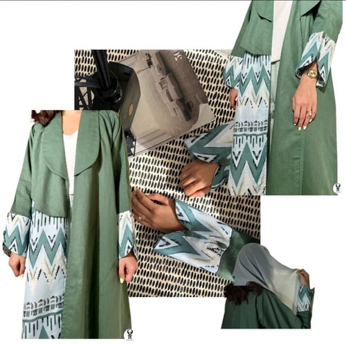 عبايه ملونه