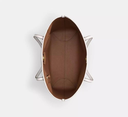 حقيبة توت كبيرة باللون والبيض والبيج من كوتش