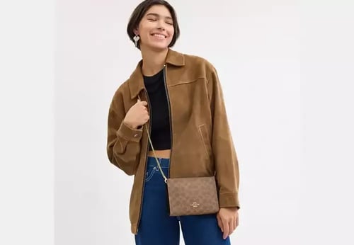 حقيبة ميني كروس بودي من كوتش