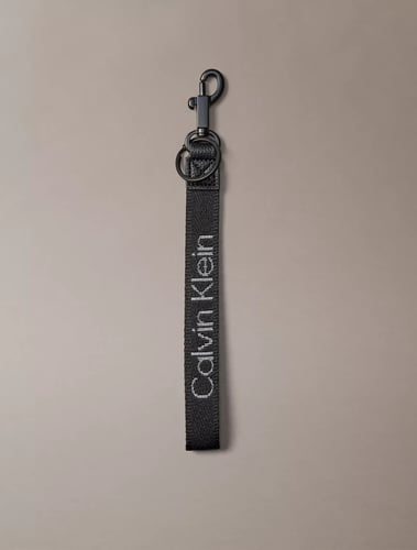 ميدالية من كالفن كلاين