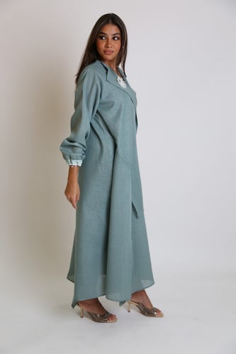 عباءة متفاوتة الطول 2