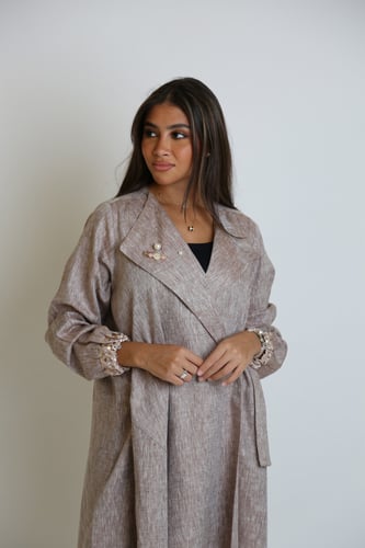 عباءة متفاوتة الطول 1