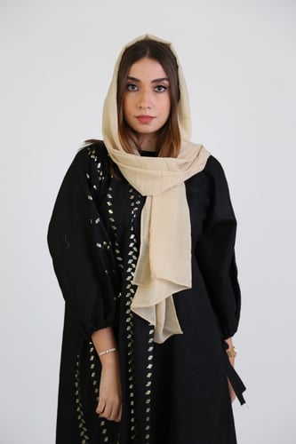 عباءة لف كتان بتطريز ذهبي