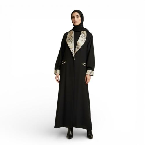 عباية "هيبة السواد"