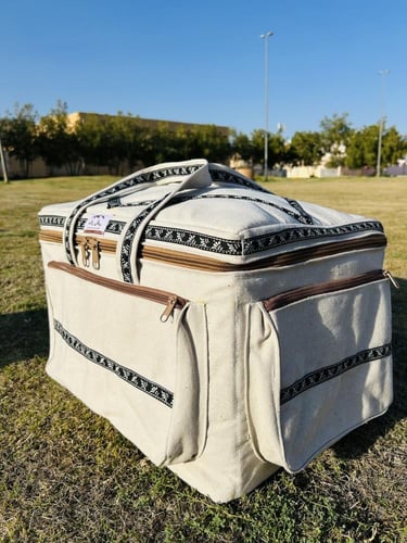 شنطه عزبه ابيض مطرز طول 50 عرض 36 ارتفاع 33